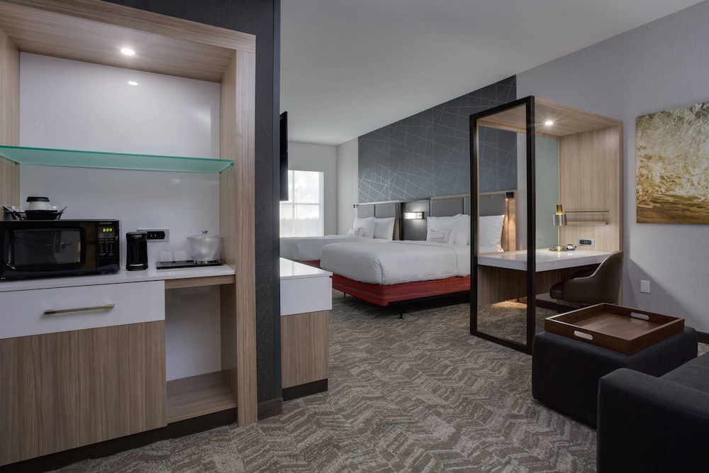 Suite, 2 Queen Beds, Non Smoking - Photo 6