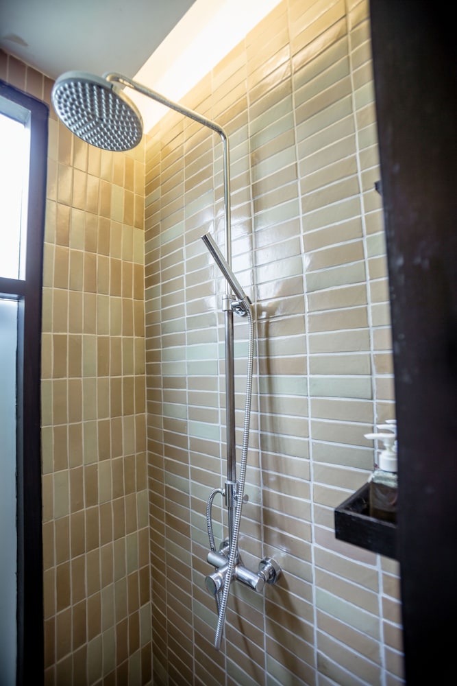 Deluxe Room, 2 Twin Beds, Courtyard View - Photo 5