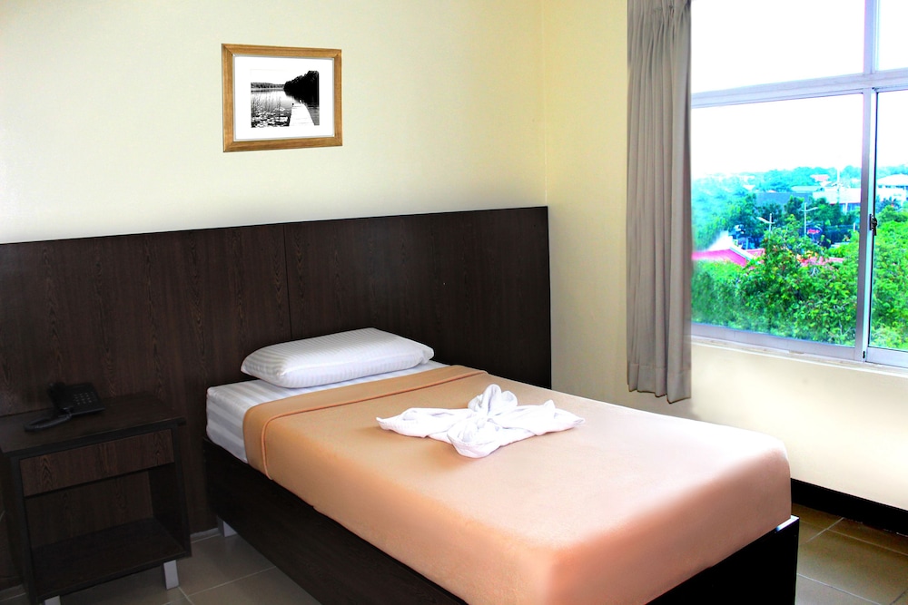 Standard Single Room, 1 Queen Bed photo 1