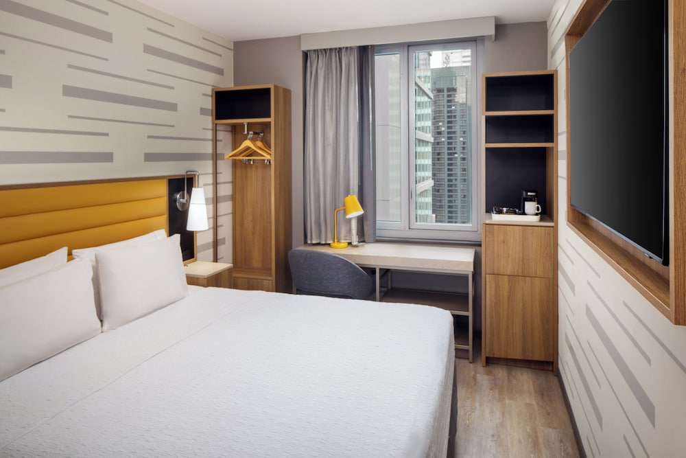 Room, 1 King Bed, Accessible, City View photo 2