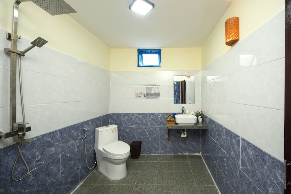 Superior Triple Room, Garden View photo 3