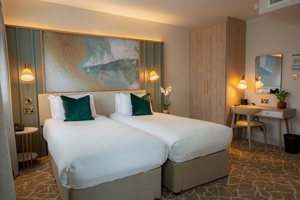 Premier Double Or Twin Room photo 1