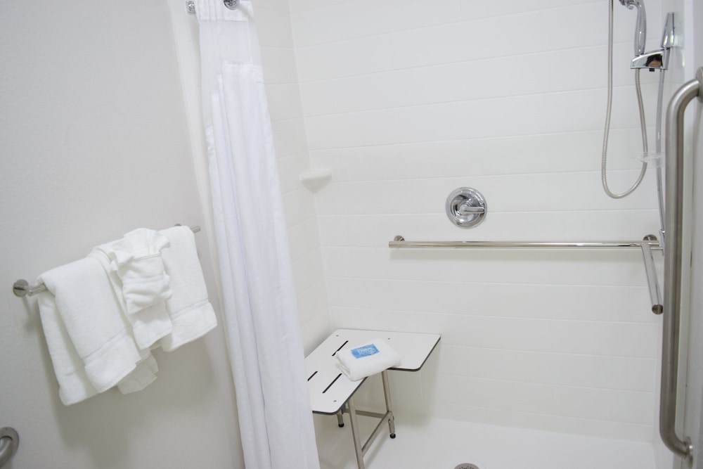 Suite, 1 King Bed, Accessible (Accessible Tub) photo 3