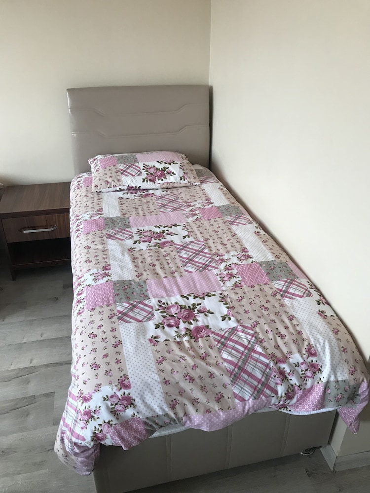 Basic Suite, 1 Twin Bed photo 3
