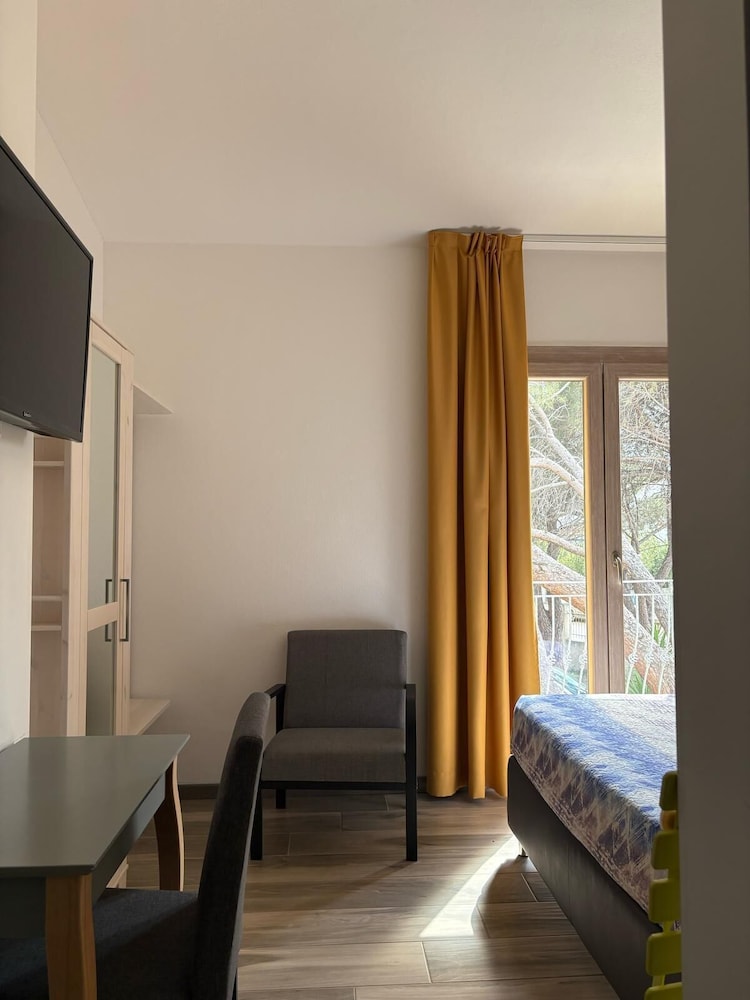 Basic Room photo 2