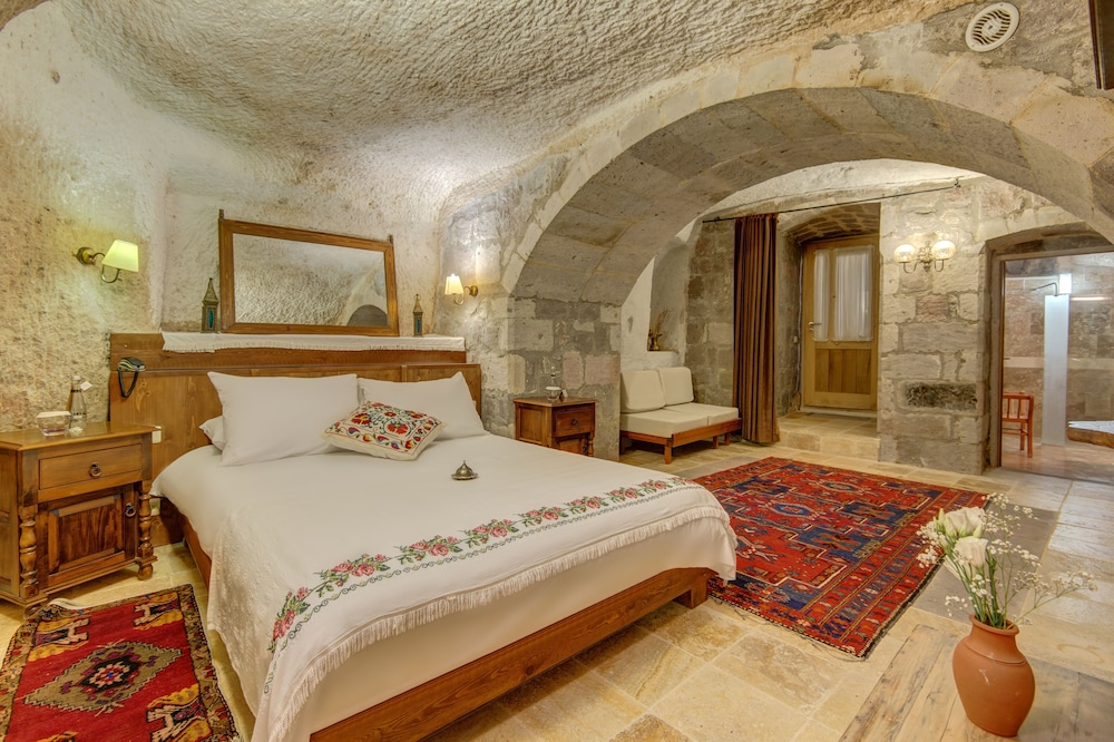 Deluxe Cave Room - Photo 4