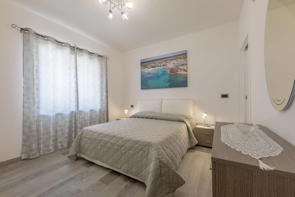 House, 3 Bedrooms, Balcony, City View photo 2