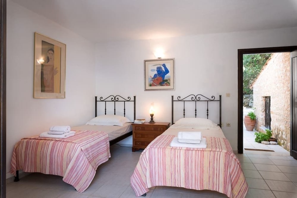 Villa, Multiple Bedrooms photo 1