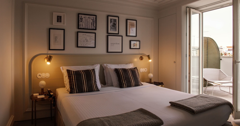 Superior Double Room, City View