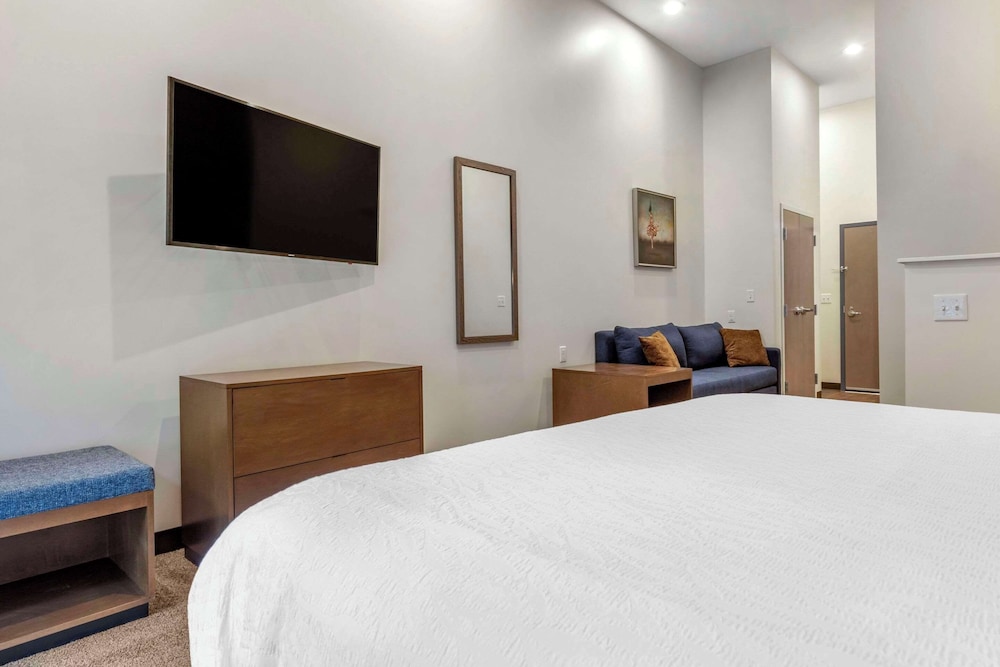 Room, 1 King Bed, Accessible, Non Smoking - Photo 2