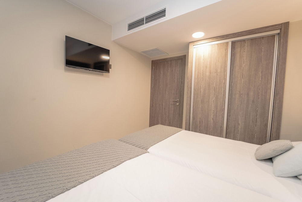 Family Apartment - Photo 2