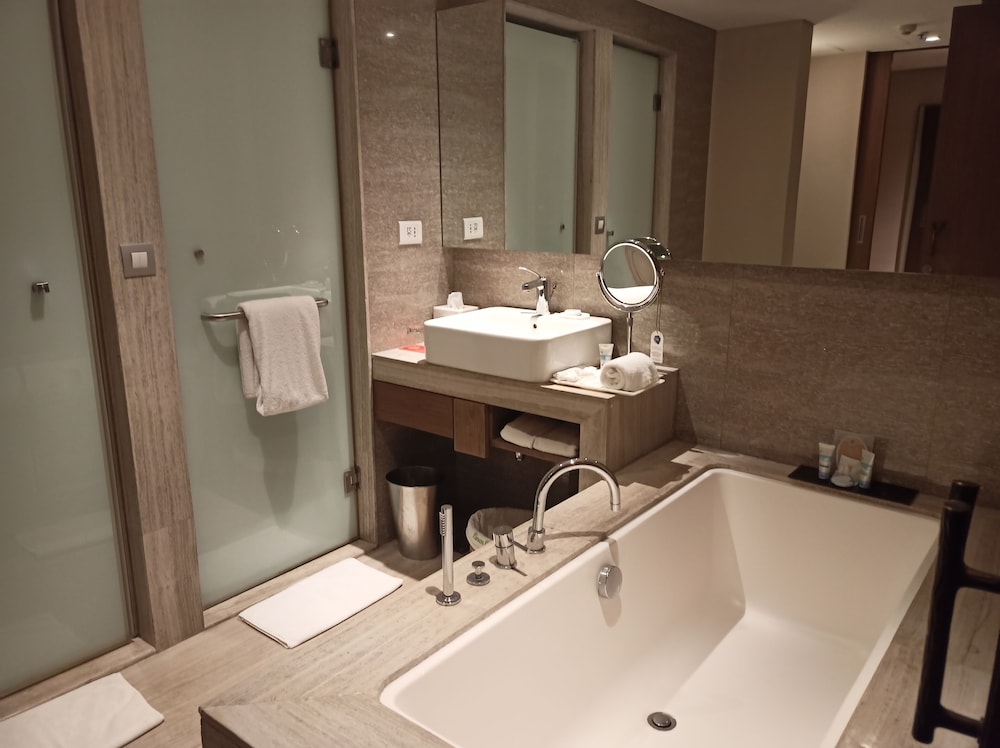 Suite, 1 Queen Bed (Deluxe Suite) Suite, 1 Queen Bed (Deluxe Suite)