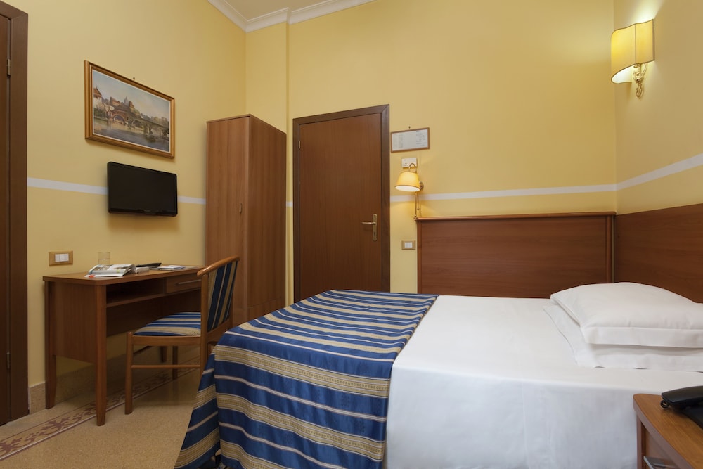 Single Room photo 2