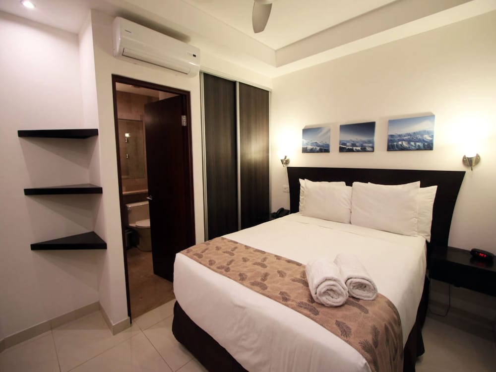 Suite de 1 habitación con cocina, sala de estar, 2 balcones