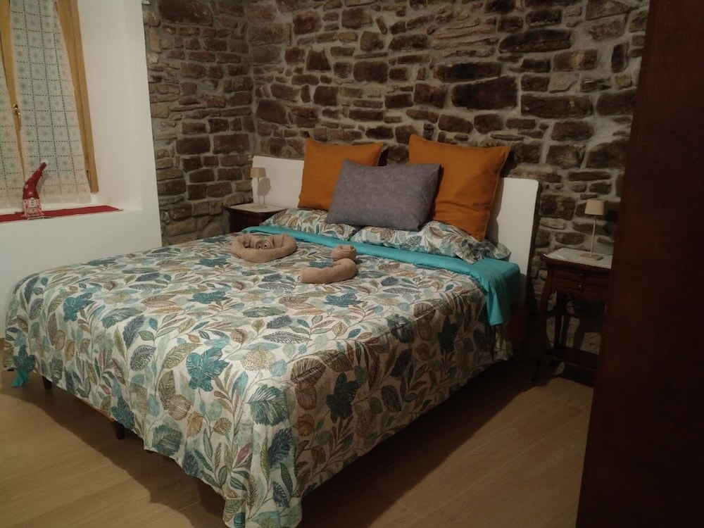 Traditional Apartment photo 3