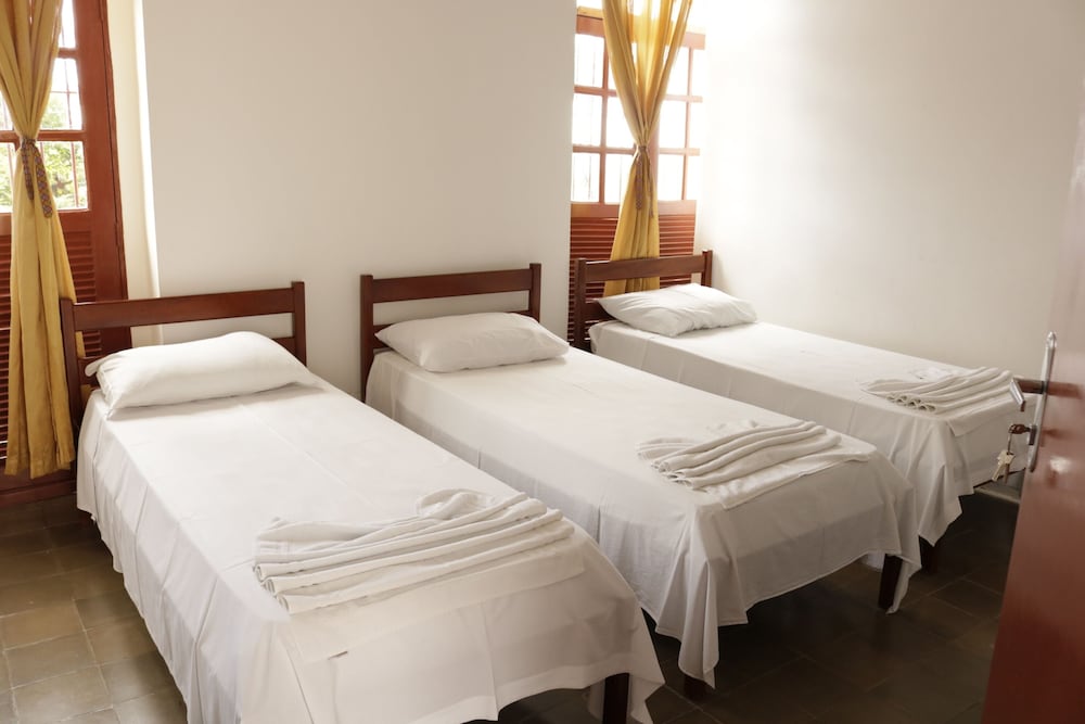 Standard Apartment, 3 Twin Beds, Private Bathroom photo 1