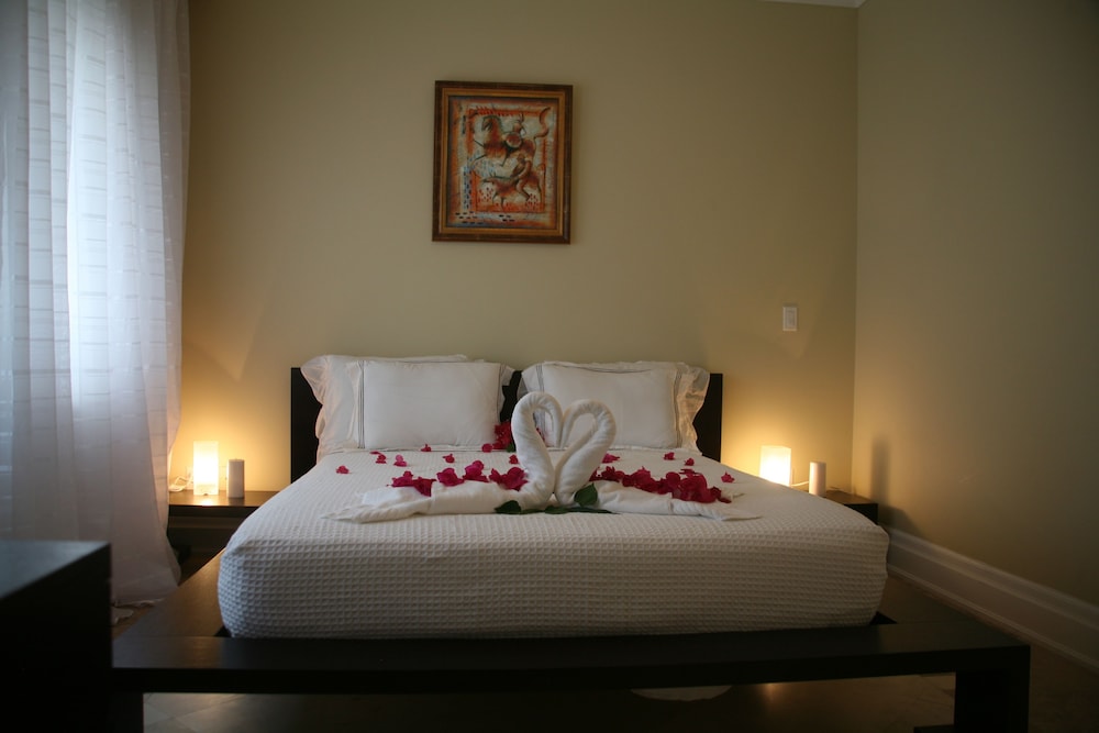 Condo, 2 Bedrooms