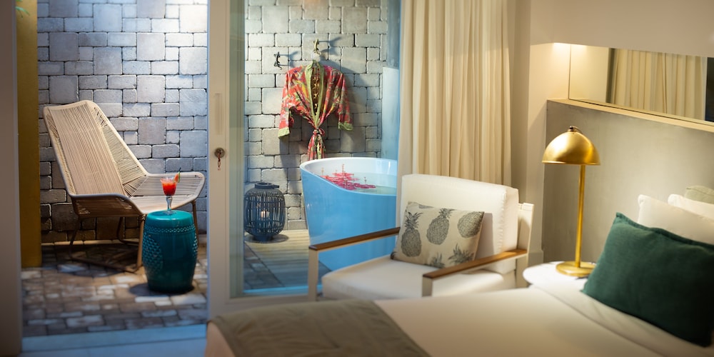 Villa, Bathtub photo 1