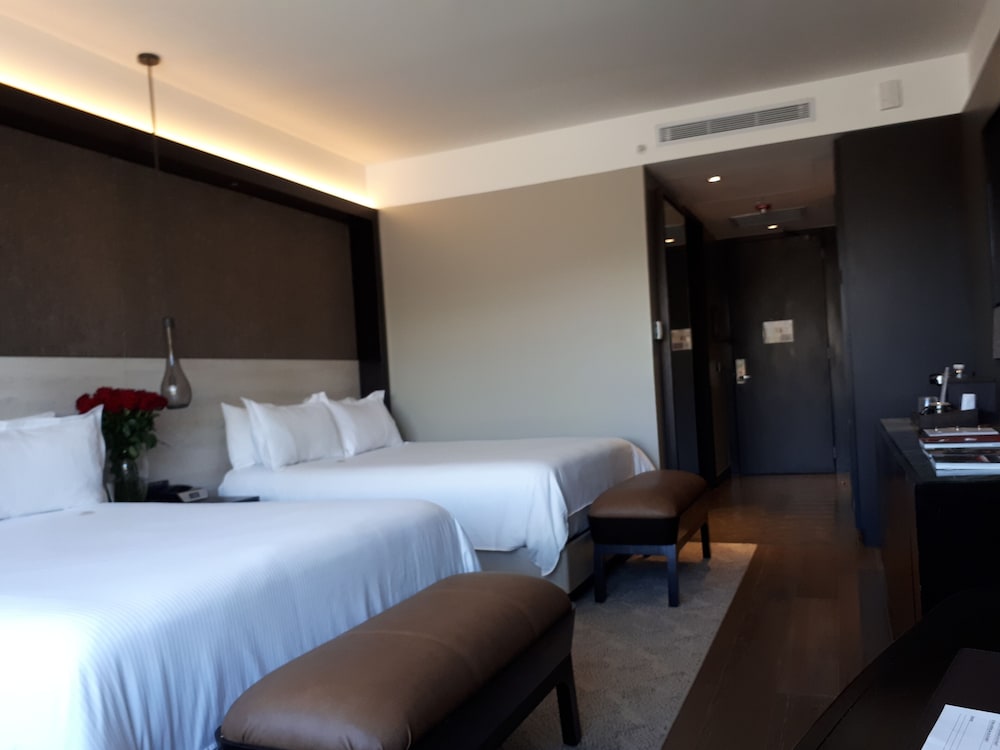 Deluxe Double Room, 2 Queen Beds, Mountain View photo 2