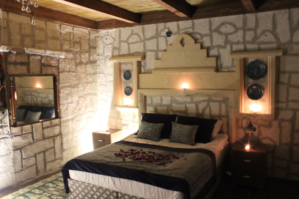 Suite, 1 King Bed photo 1
