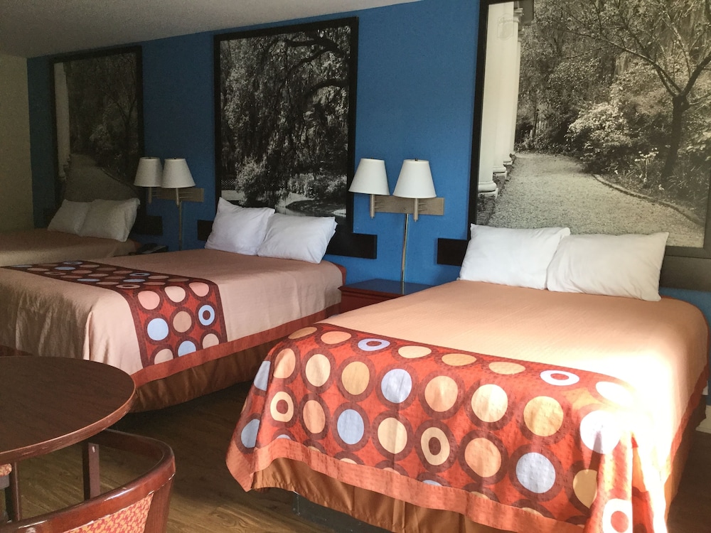 Room, Multiple Beds, Smoking