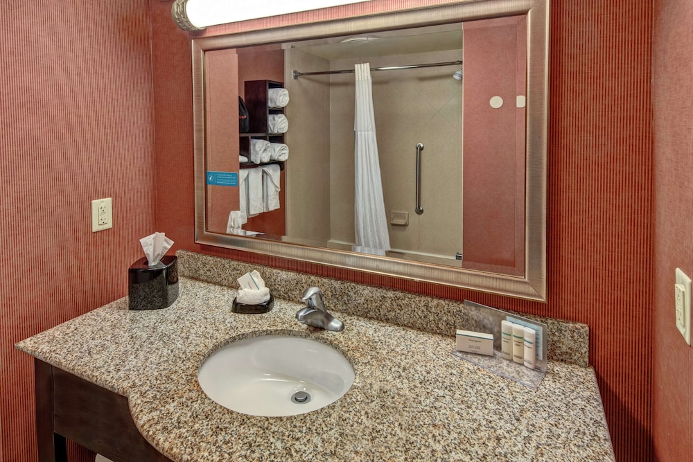 Room, 2 Queen Beds, Accessible (Hearing) - Photo 3