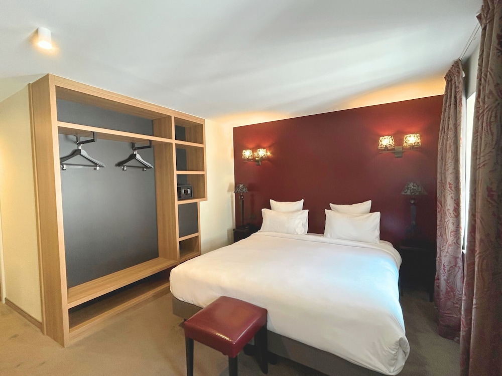 Chambre Double Supérieure Annexe 1 lit double ou 2 lits jumeaux