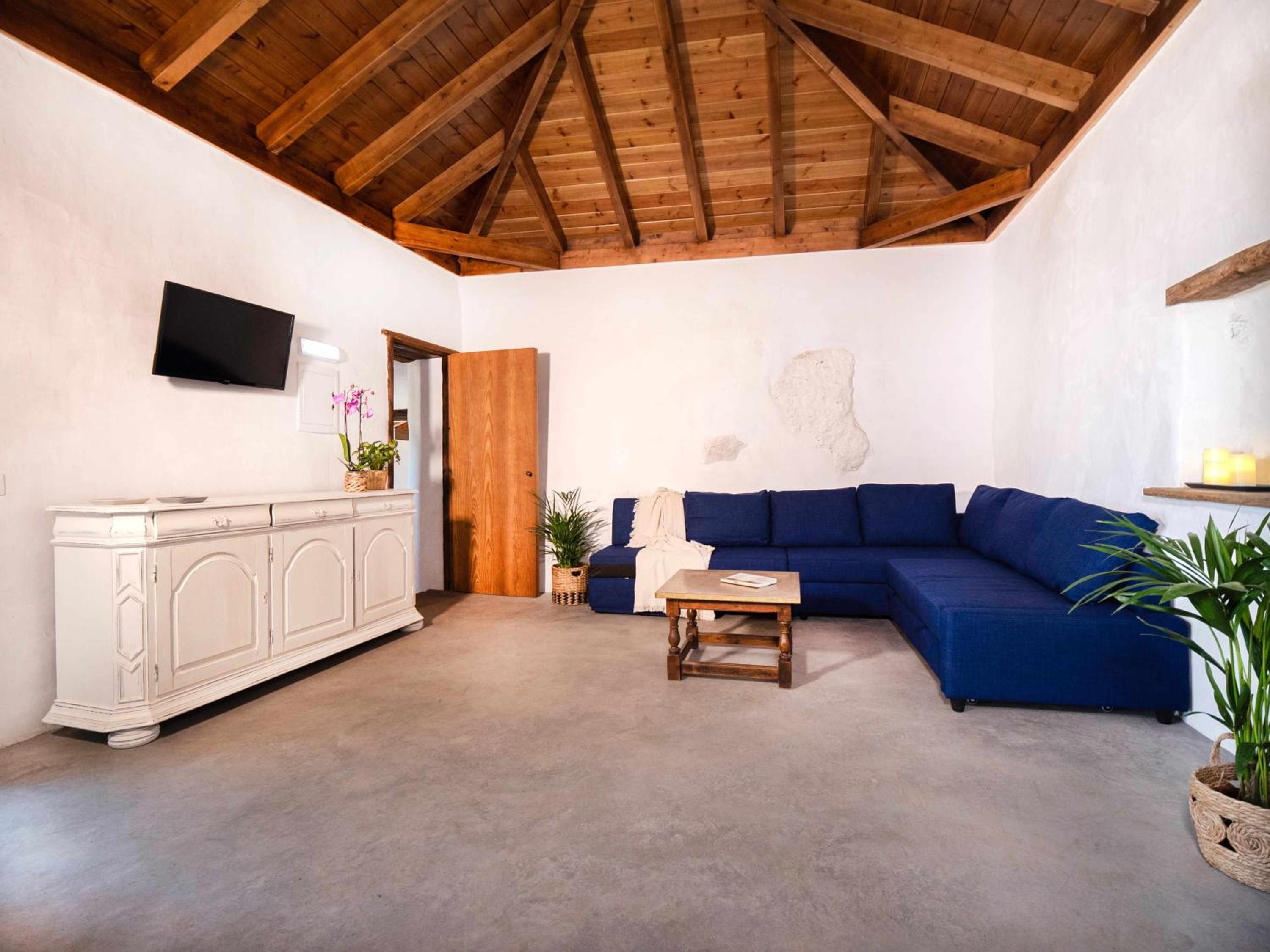 Three-Bedroom Villa photo 3