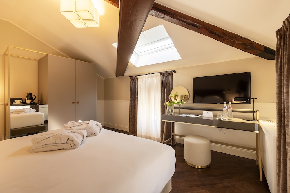 Deluxe Double Room - Photo 6