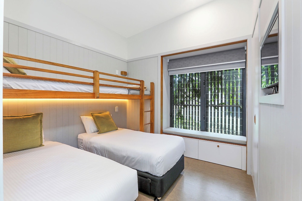 Premium Cabin - Sleeps 5 photo 2