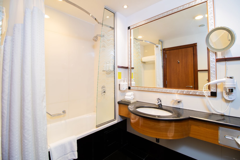 Suite, 1 Bedroom - Photo 9