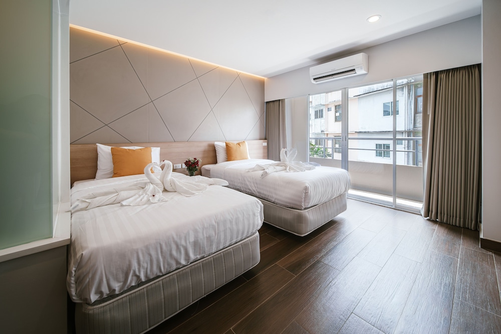 Deluxe Twin Room photo 3