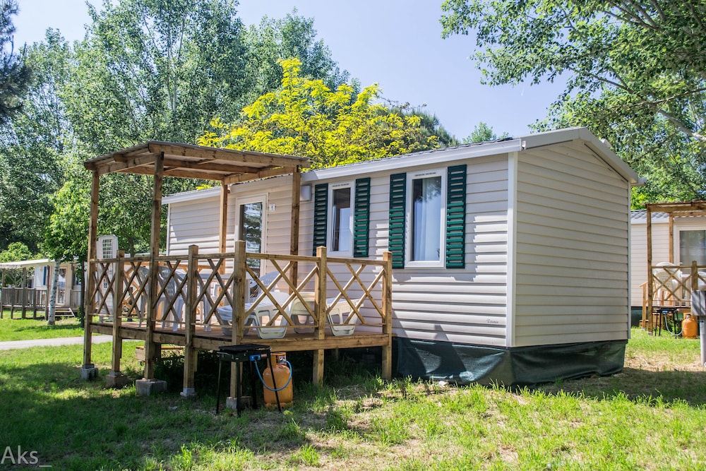 Standard Mobile Home photo 1