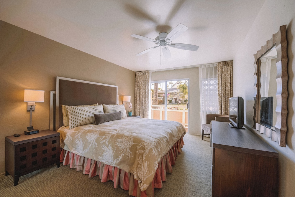 Suite, 1 Bedroom, Kitchen, Pool View (1 King Bed with Sofa Bed) - Photo 7