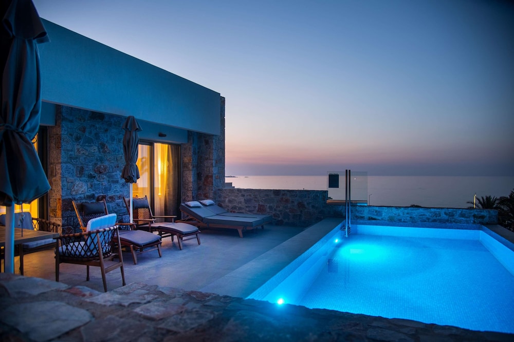 Sanctuary Suites Sea View Private Pool - Photo 18
