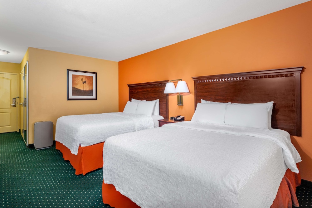 Premium Room, 2 Queen Beds, Non Smoking - Photo 7