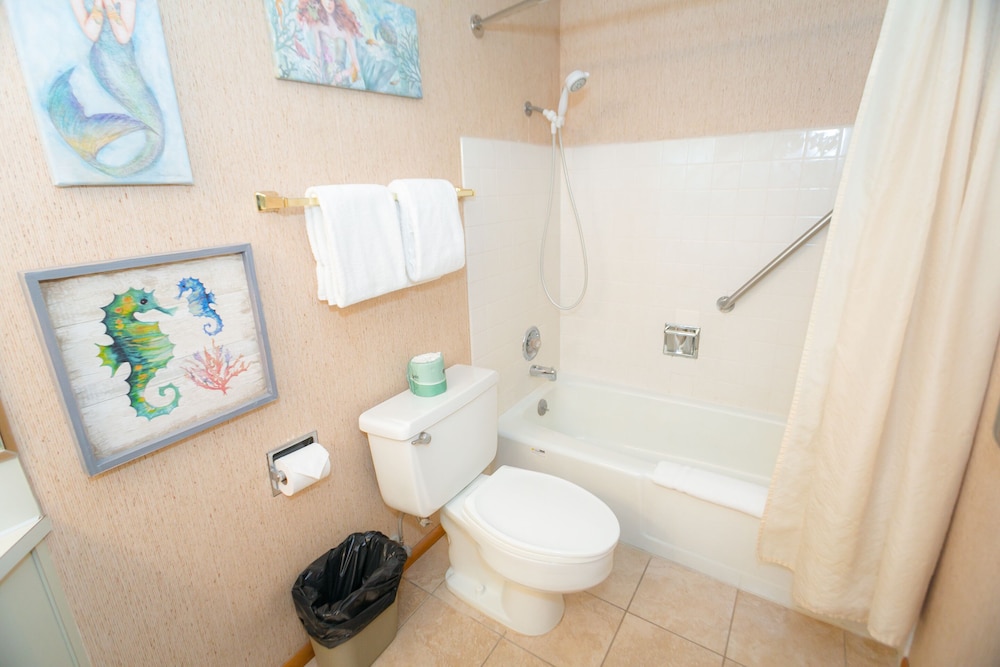 Deluxe Room, Multiple Beds, Kitchen, Pool View (1 Bedroom Dlx-Room 214-Pet Friendly) - Photo 21