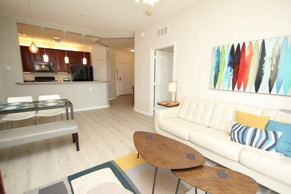 Condo, 2 Bedrooms