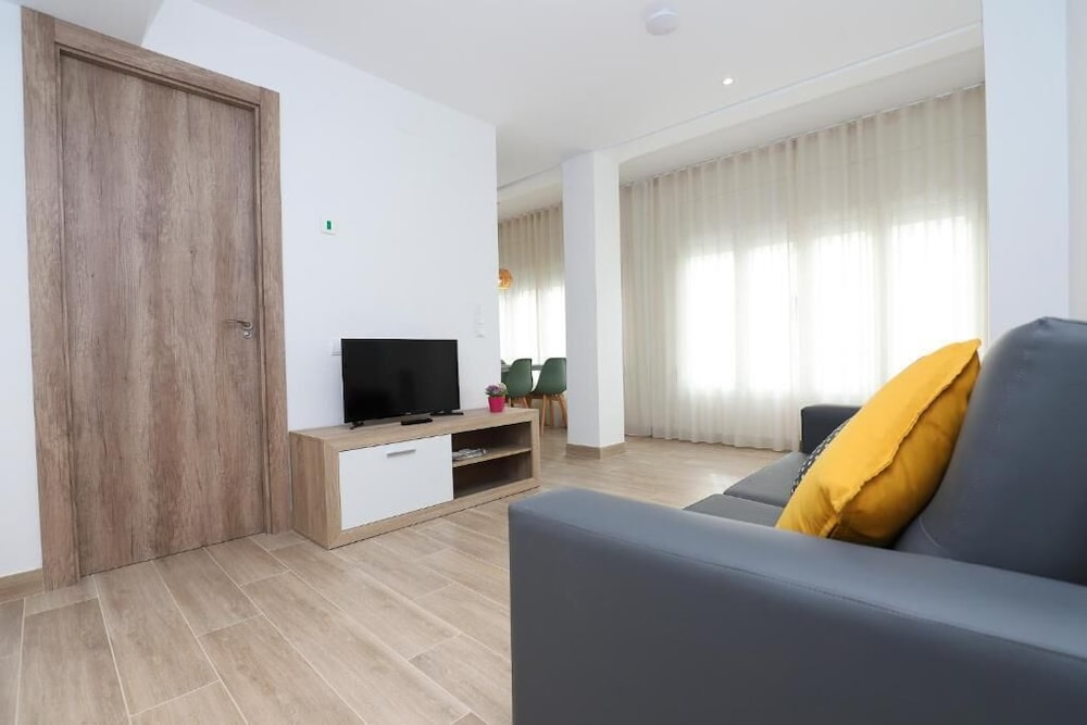 Family Apartment (Rem)