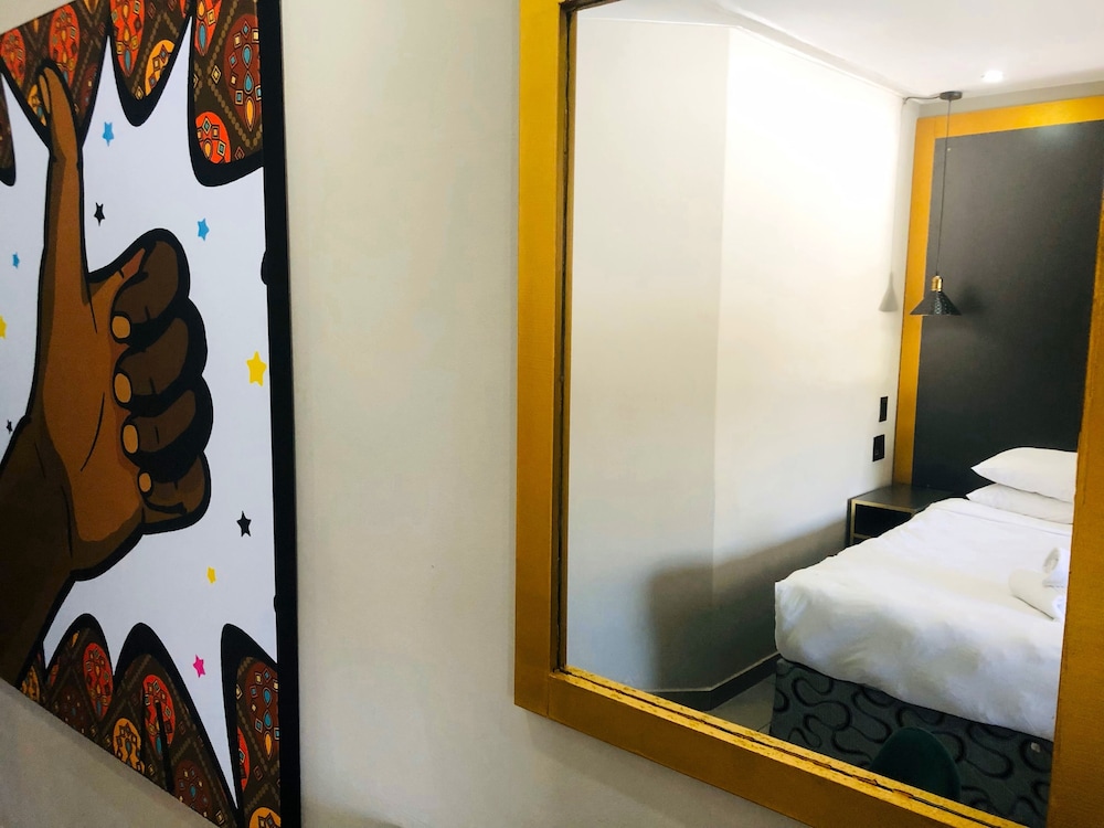 Standard Twin Room, 2 Twin Beds - Photo 11