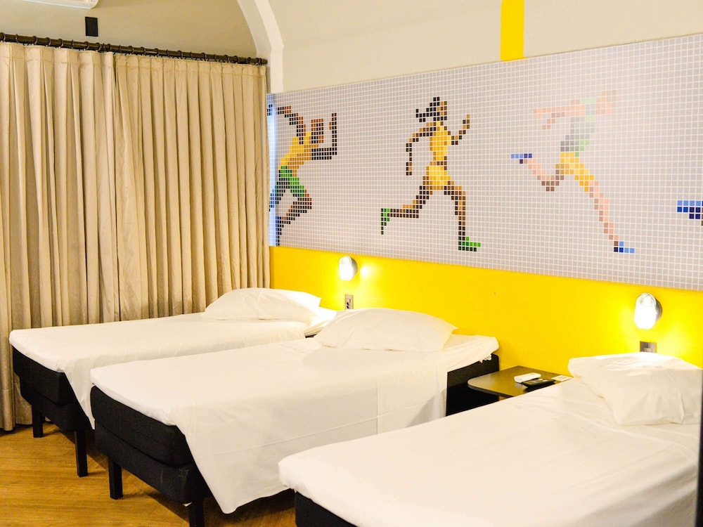 Executive Apartment, 3 Twin Beds - Photo 7