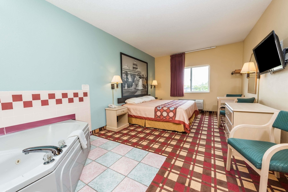 Executive Suite, 1 King Bed, Non Smoking - Photo 2
