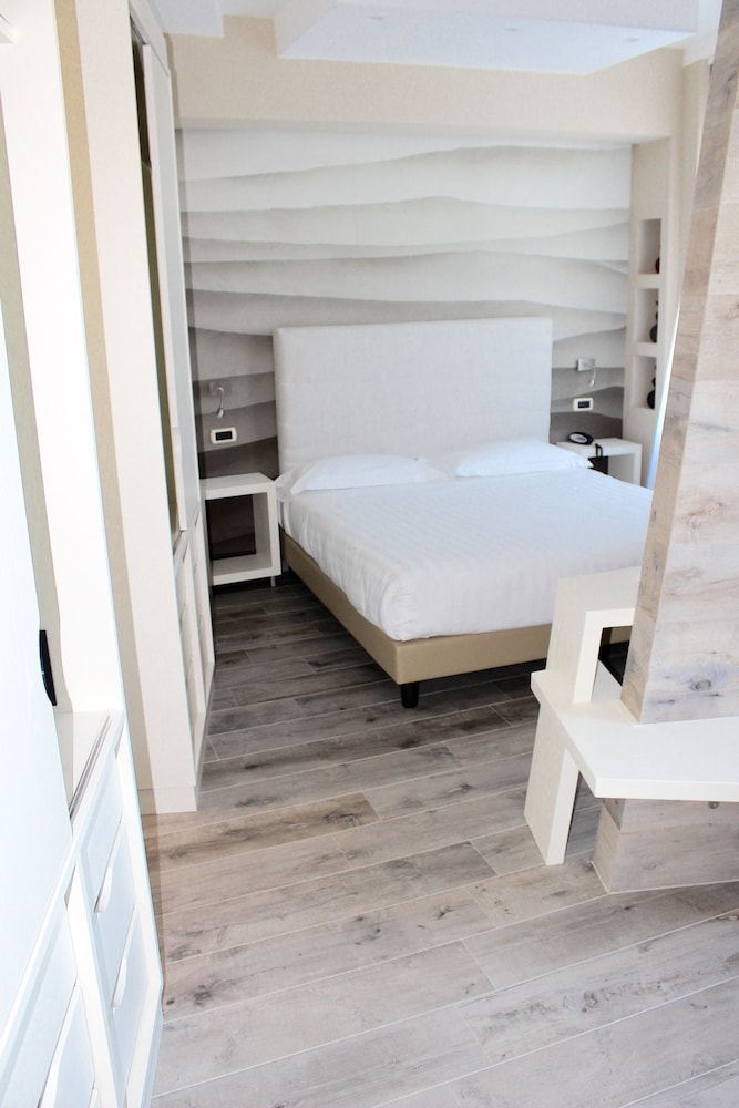 Deluxe Double Room, Non Smoking, Sea View - Photo 23