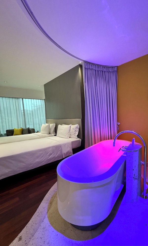 Superior Room (Extra Radiance Twin Room) thumbnail 5