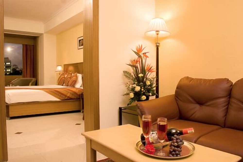 Suite, 1 King Bed photo 1