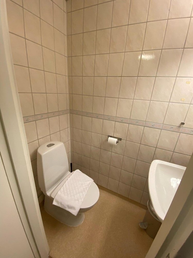 Basic Single Room without shower photo 2