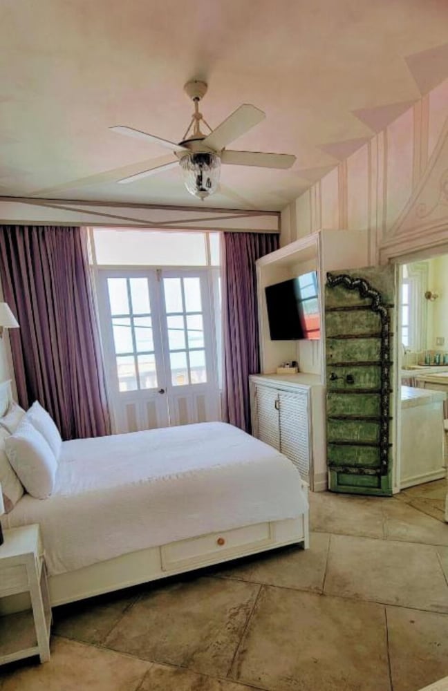 Aquamarine Suite photo 2