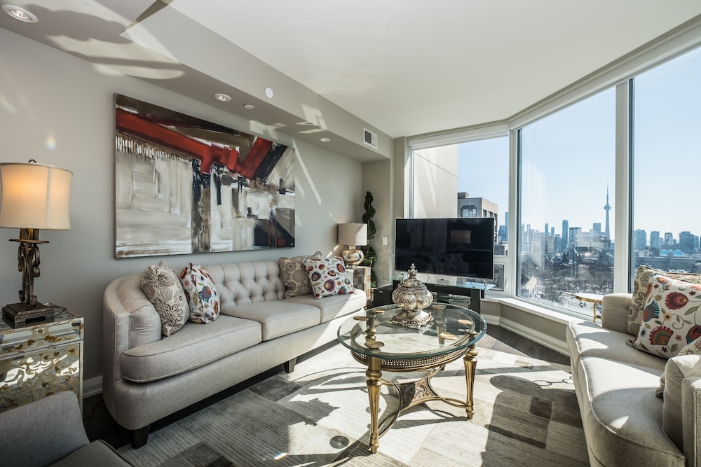 Superior Condo, 2 bedrooms and 2.5 bathrooms, City view, Tower