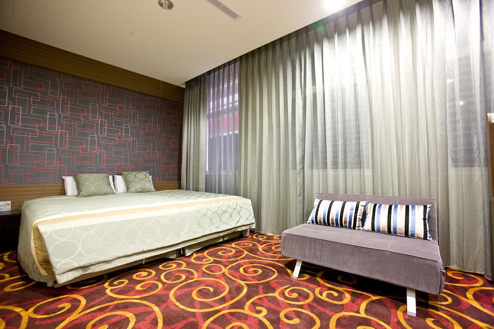 Signature Double Room, 1 Bedroom, Private Bathroom photo 3