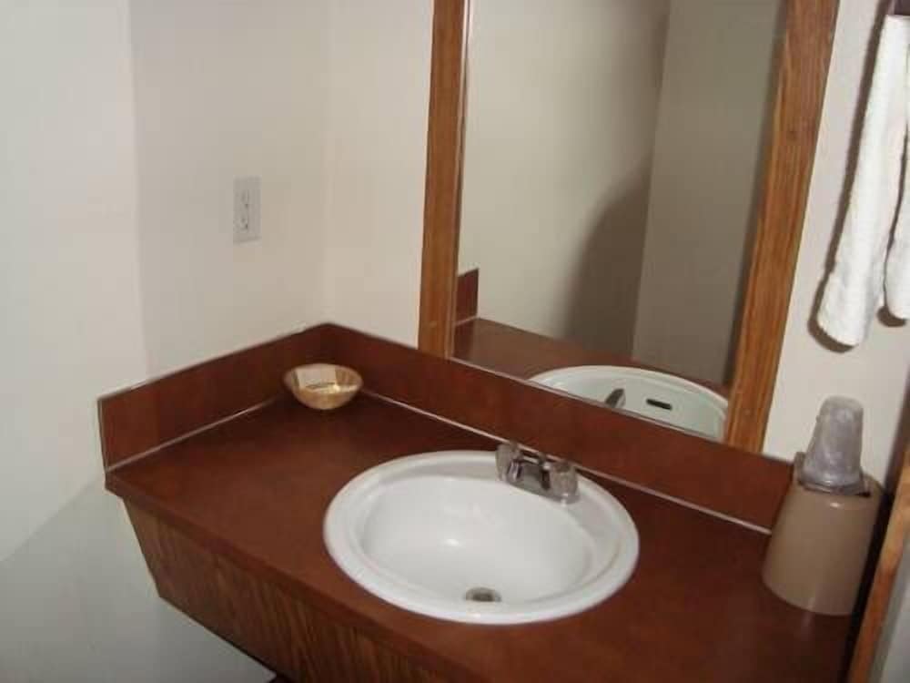 Room, 2 Queen Beds photo 3